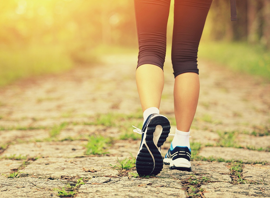 giảm cân không cần ăn kiêng bằng cách đi bộ